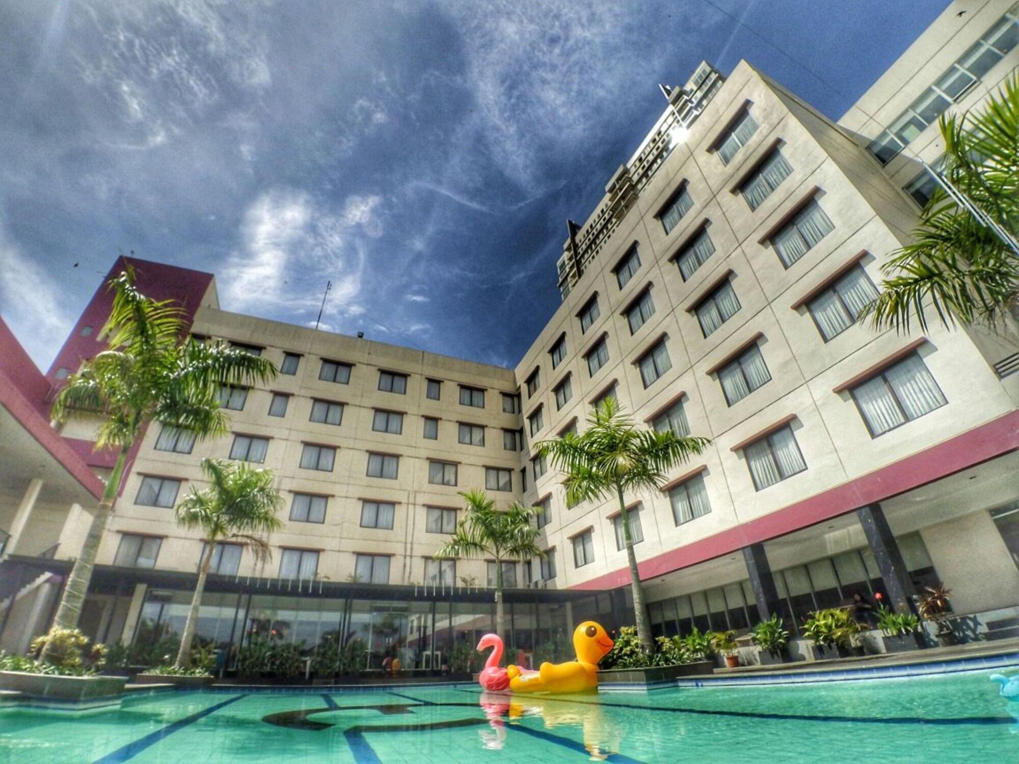 ซิตรา แกรนด์ โฮเต็ล แอนด์ เรสซิเดนซ์ คาราวัง Hotel การาวัง ภายนอก รูปภาพ