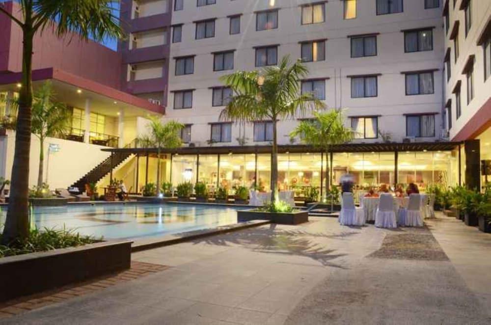 ซิตรา แกรนด์ โฮเต็ล แอนด์ เรสซิเดนซ์ คาราวัง Hotel การาวัง ภายนอก รูปภาพ